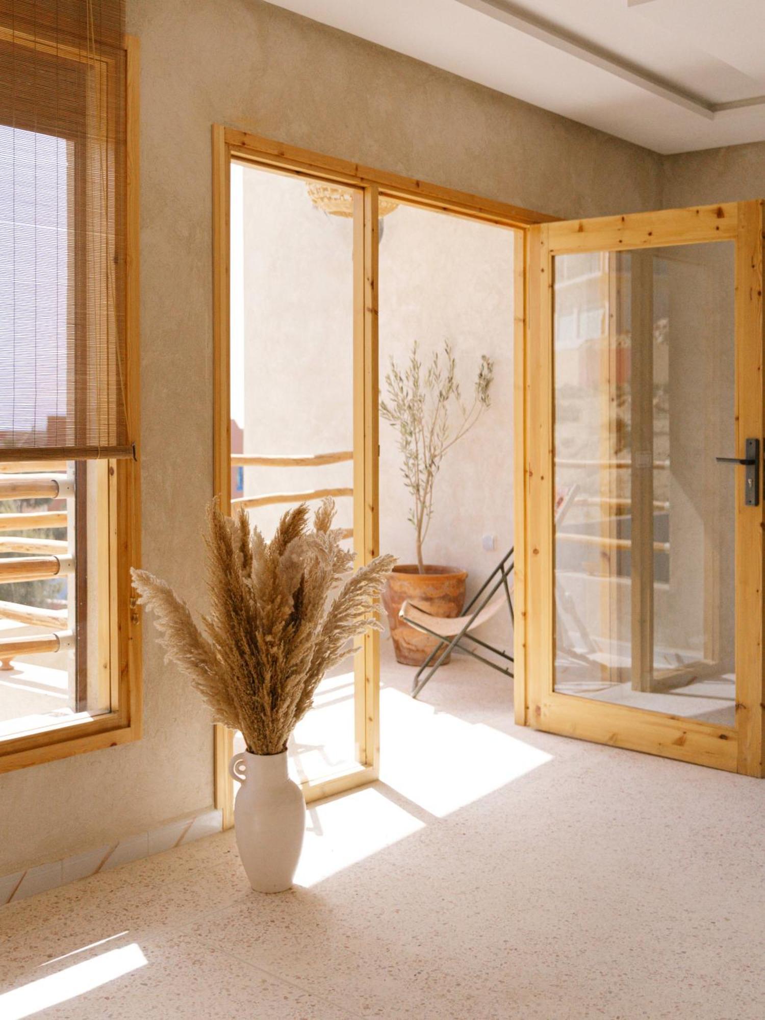 Malibu Surf House Homestay *